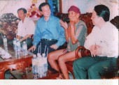 Thủ tướng Nguyễn Tấn Dũng ghé thăm vua voi Amakong