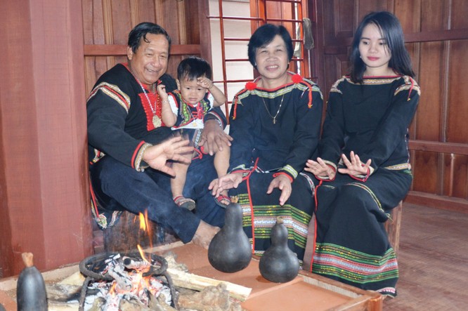 Khăm Phết Lào, con trai vua voi Ama Kông: Độc đáo chàng doanh nhân thầy thuốc 'đặc sản Tây Nguyên' ảnh 16
